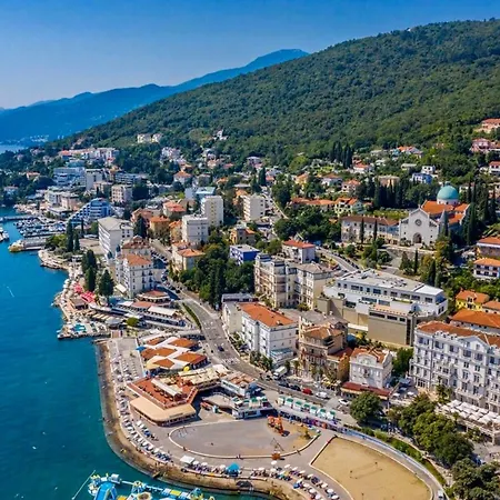 Isabella Οπατία