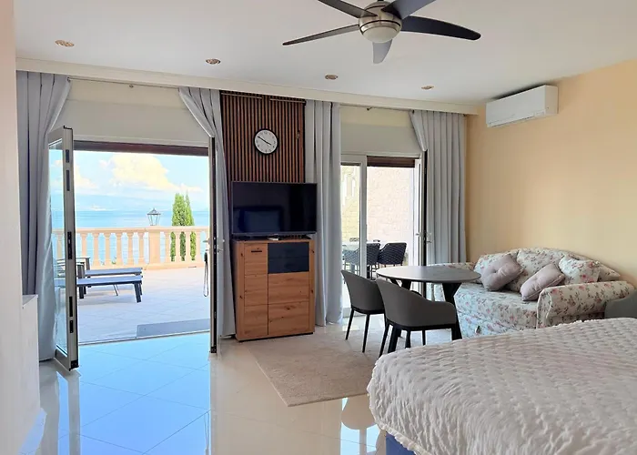 Isabella * 奥帕提亚