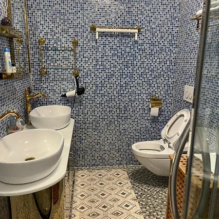 Isabella オパティヤ